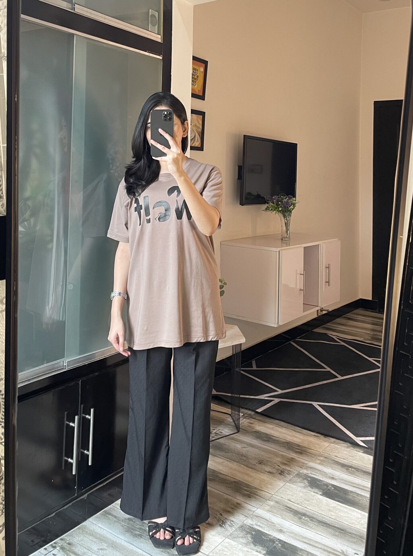 Sandstone Wolf Tee - Image 2